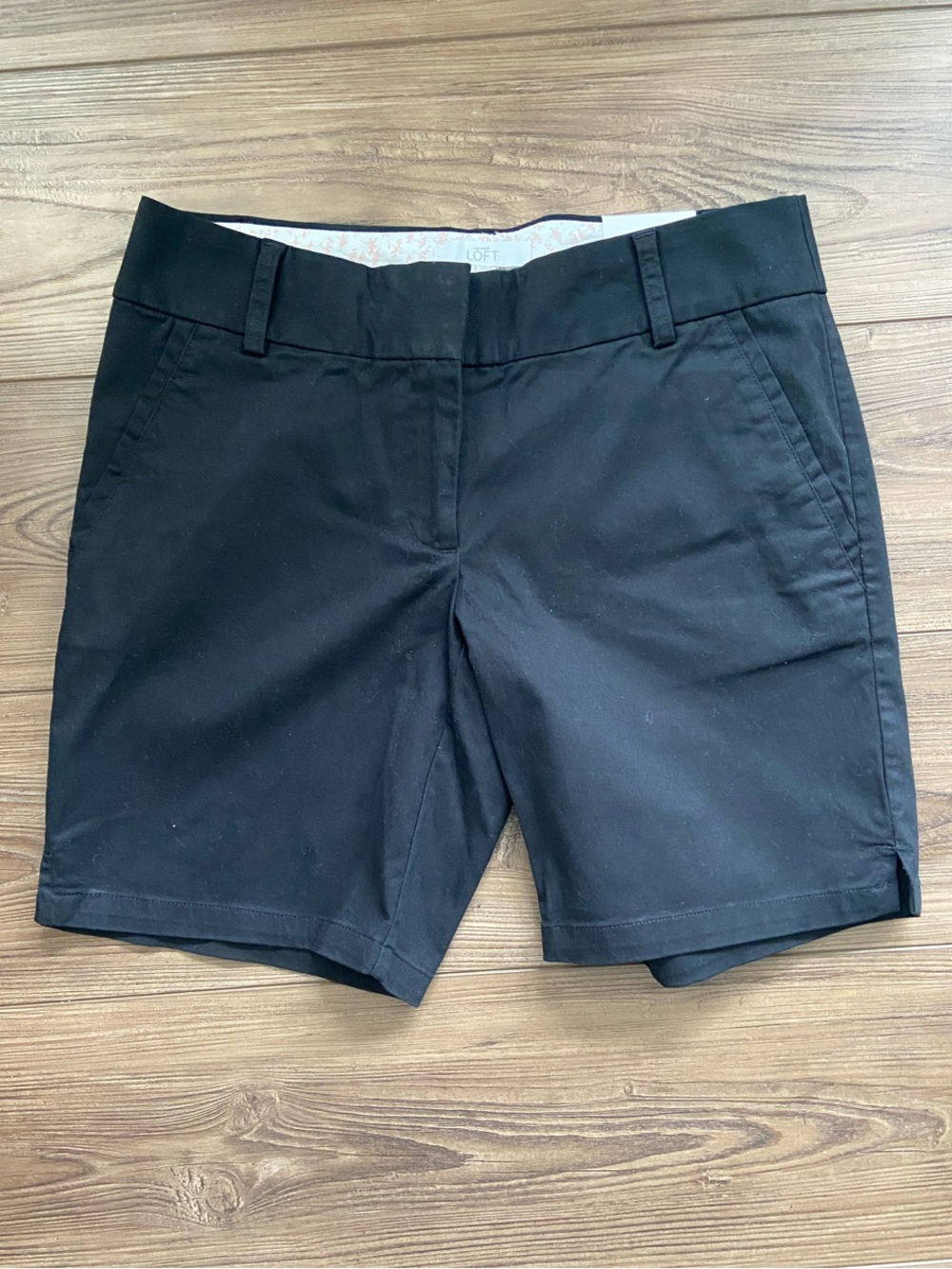 LOFT Black Tailored Bermuda Shorts Sz 2